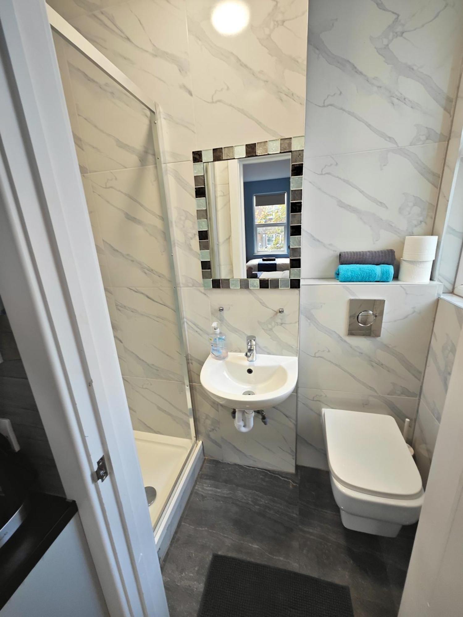 Stunning In North - Victoria Line Appartement *
