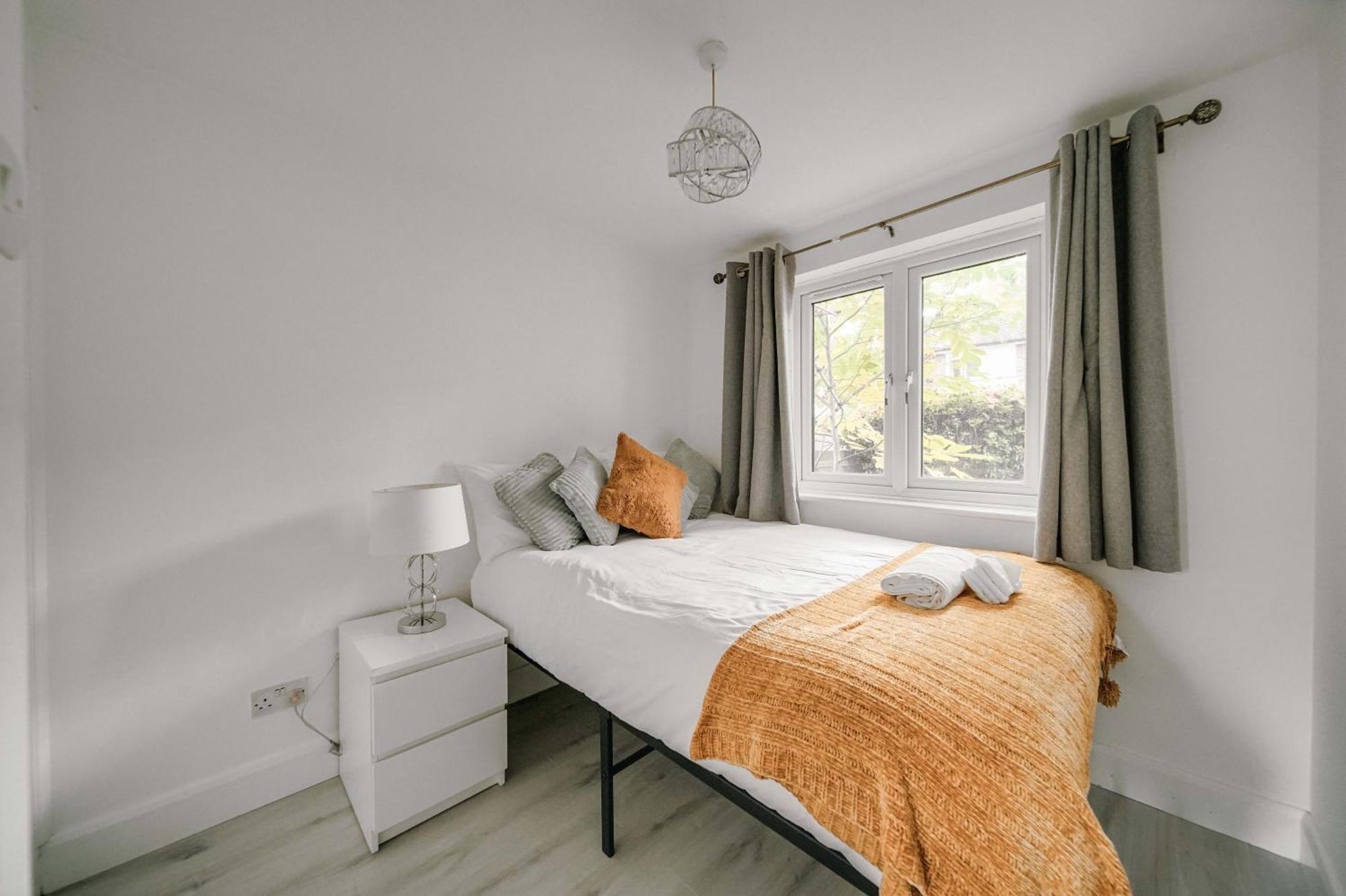 Lara's Place In Canada Water - 1 Double Bed, 1 Sofa Bed * Londres