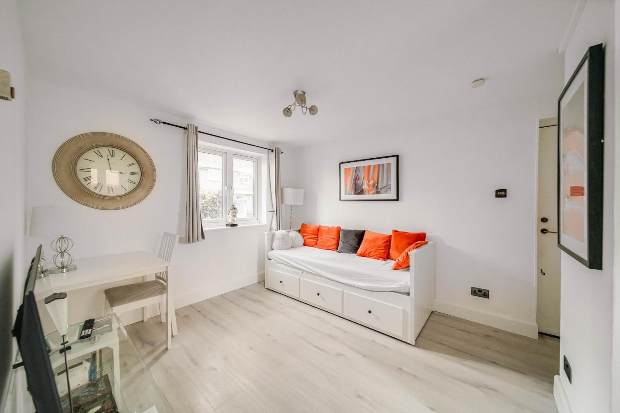 Lara's Place In Canada Water - 1 Double Bed, 1 Sofa Bed * Londres
