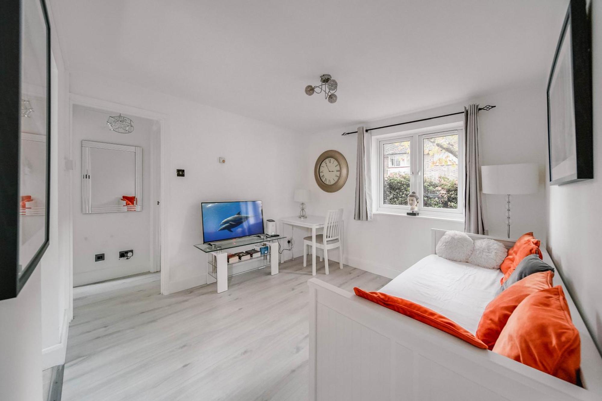 Lara's Place In Canada Water - 1 Double Bed, 1 Sofa Bed Appartement