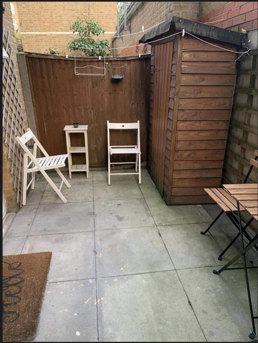 Apartment East Two Bedroom With Private Patio - Entire London