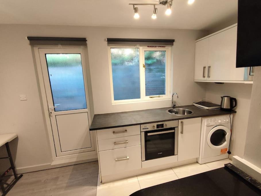Conveniently Close To Tube Station * Londres