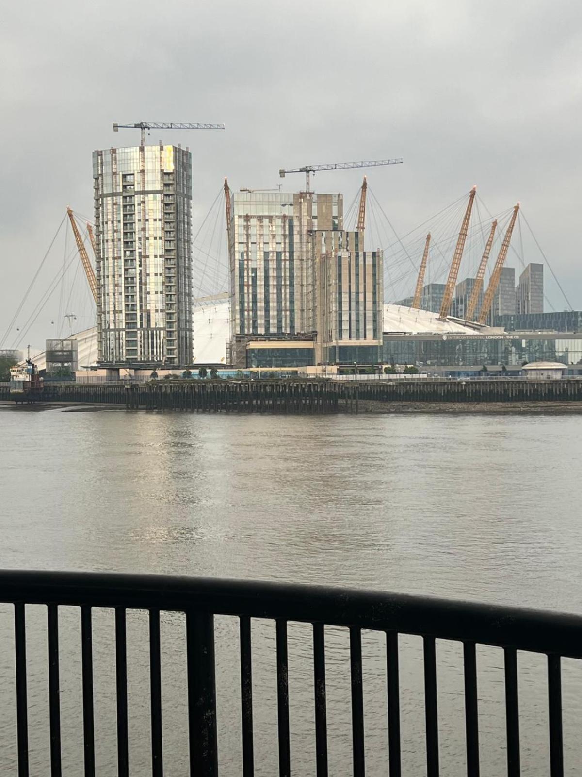 Excel The O2 Arena Canary Wharf Apartment London