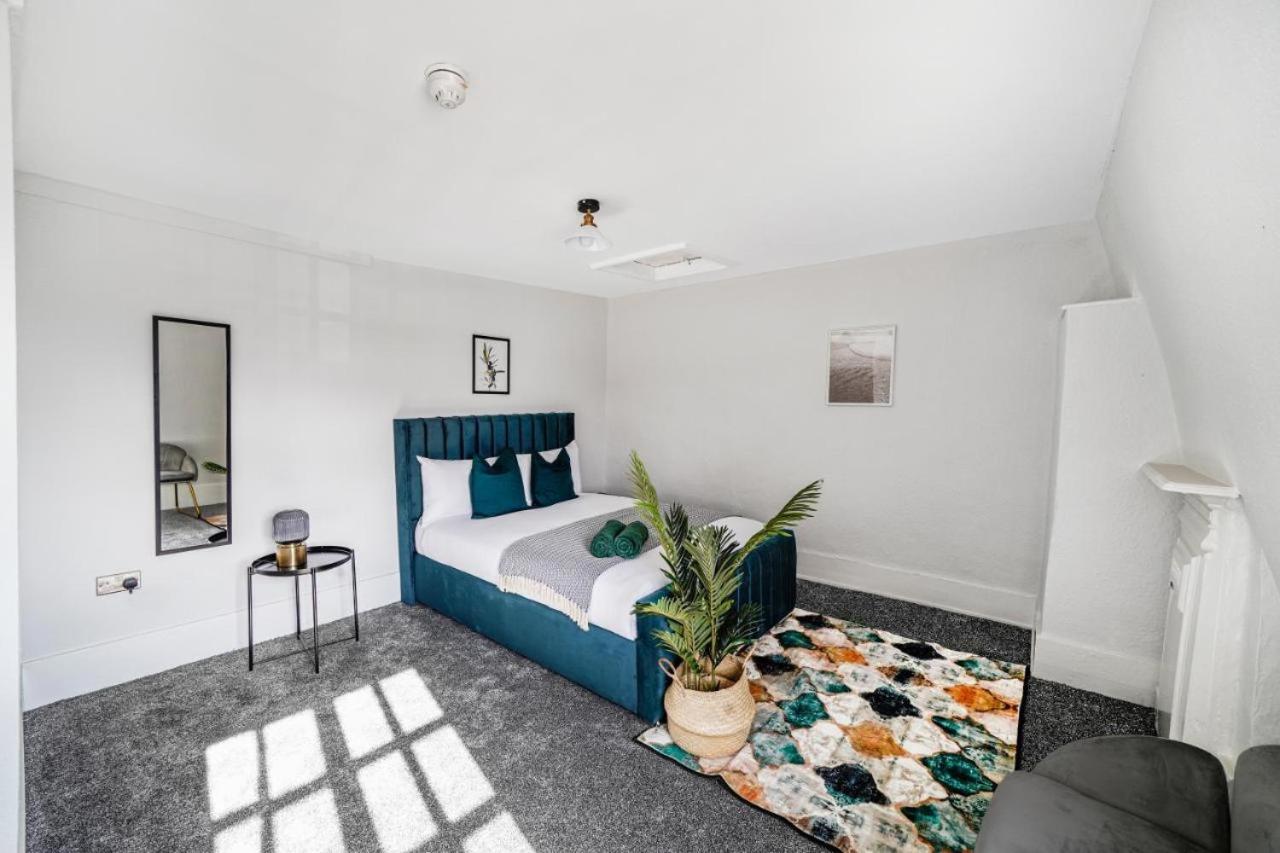 Fantastic By Livestay Short Lets & Serviced London, Chiswick With Free Parking Appartement Londen