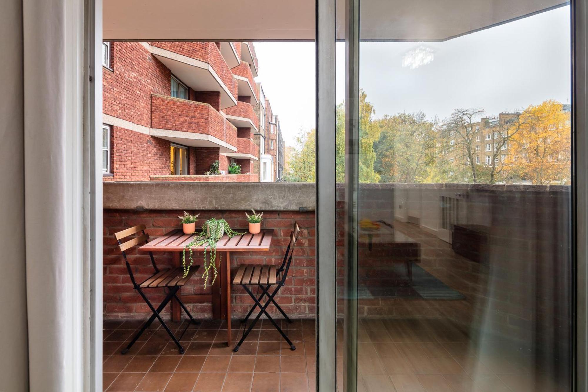 'ample Next To Cromwell Hospital In Kensington * Londres