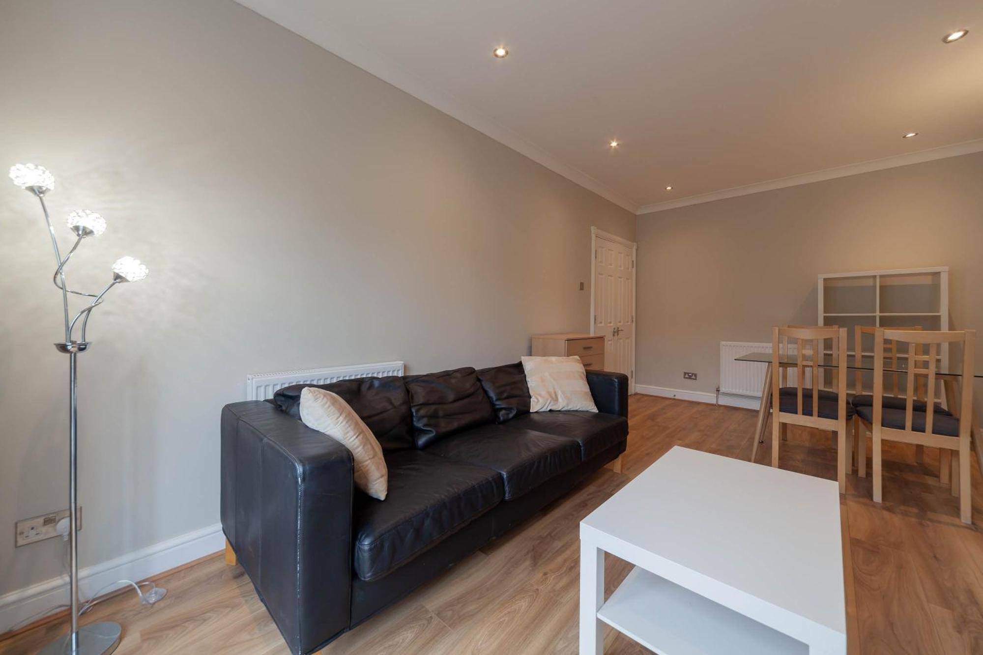 Spacious And Bright 2 Bed Tower Bridge Appartement *
