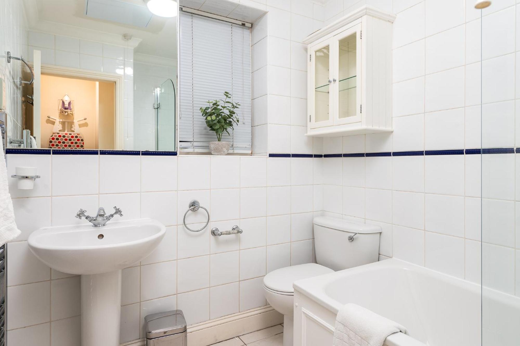 Pembridge Gardens By Capital Apartment *