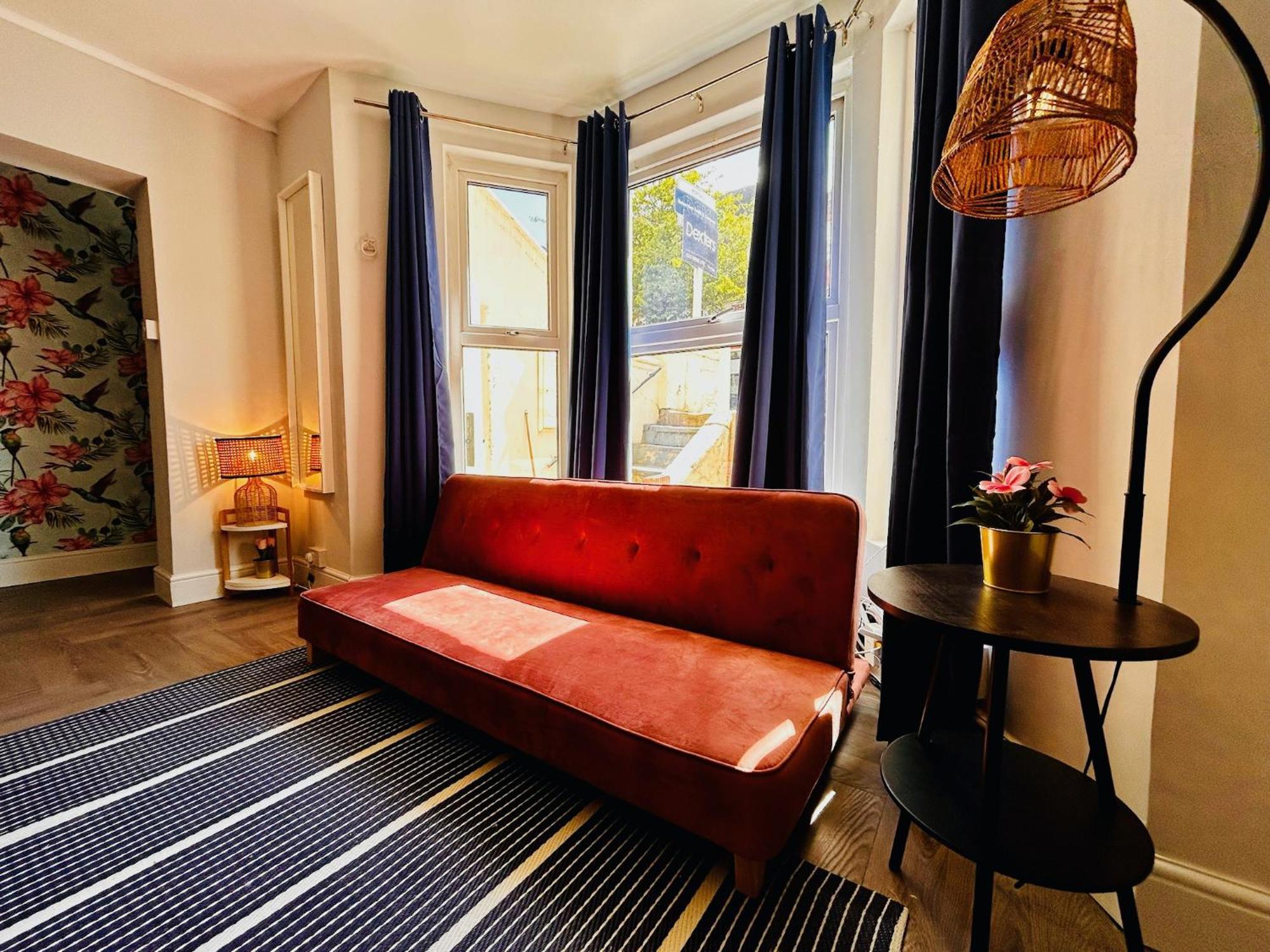 Rest Boutique Acton Aparthotel