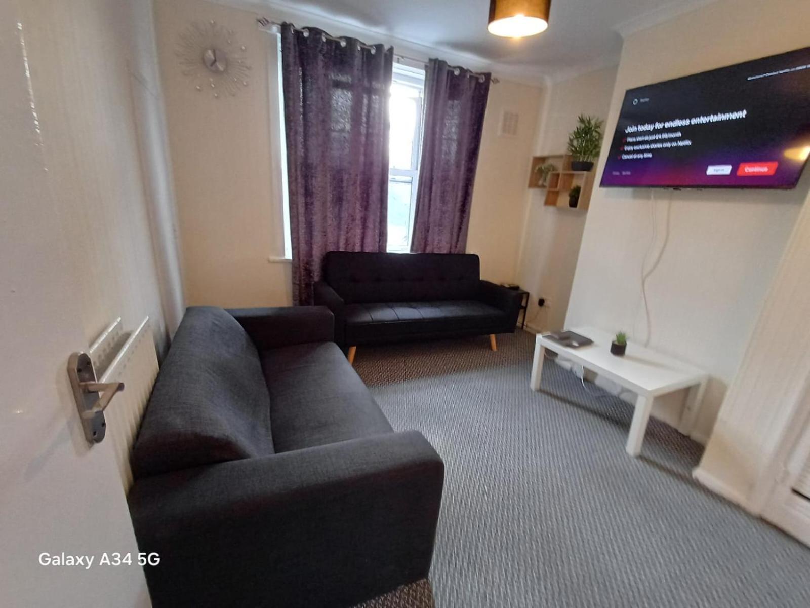 Appartement Beautiful Two Bedroom Near O2 Arena *