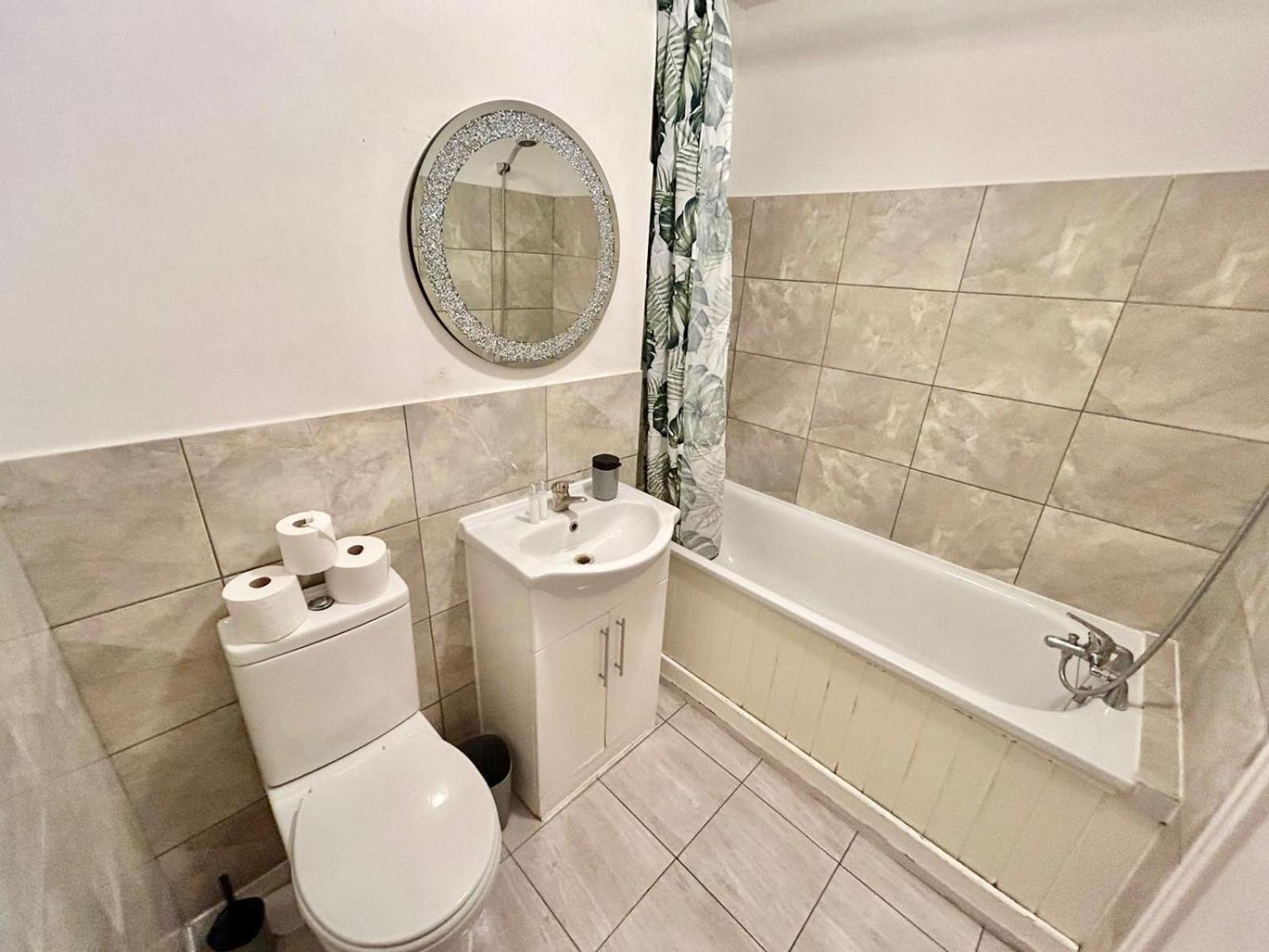 Comfortable Family Near Kensington London