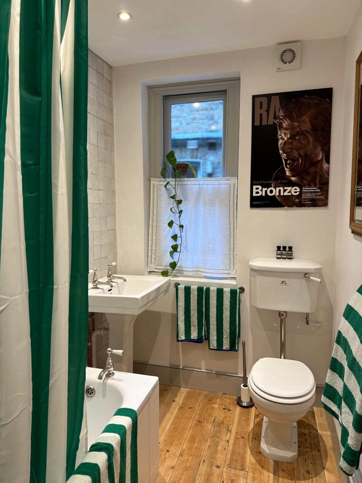 2 Bed Luxe Garden London
