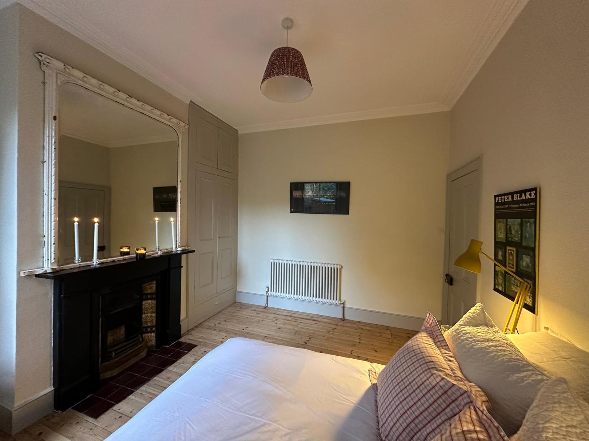 2 Bed Luxe Garden Apartment *