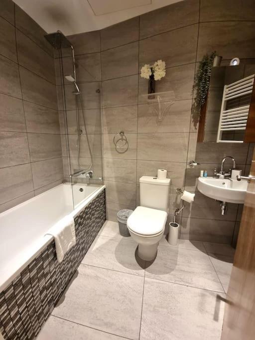 Large Duplex Flat At Bridge Appartement