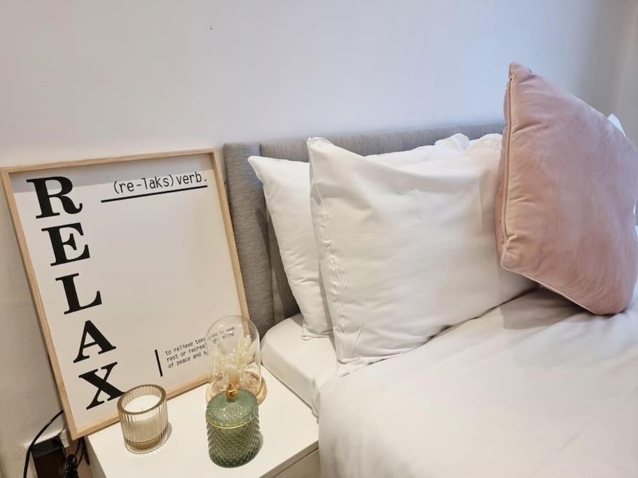 Large Duplex Flat At Bridge * Londres