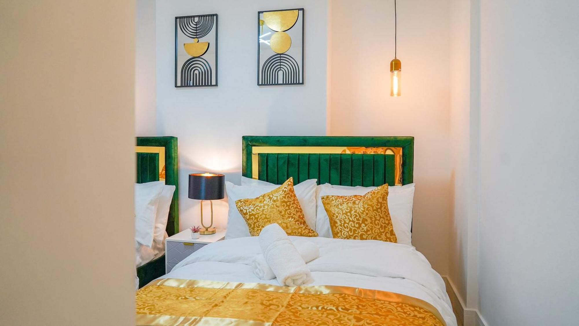 New Luxurious Stunning Block In * Londen