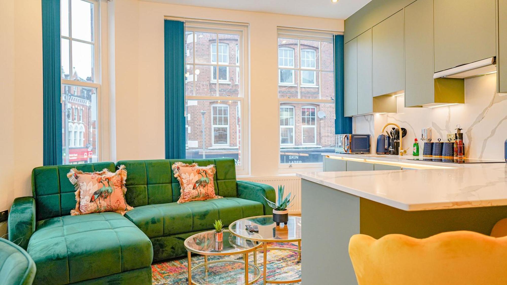 Appartement New Luxurious Stunning Block In Londen
