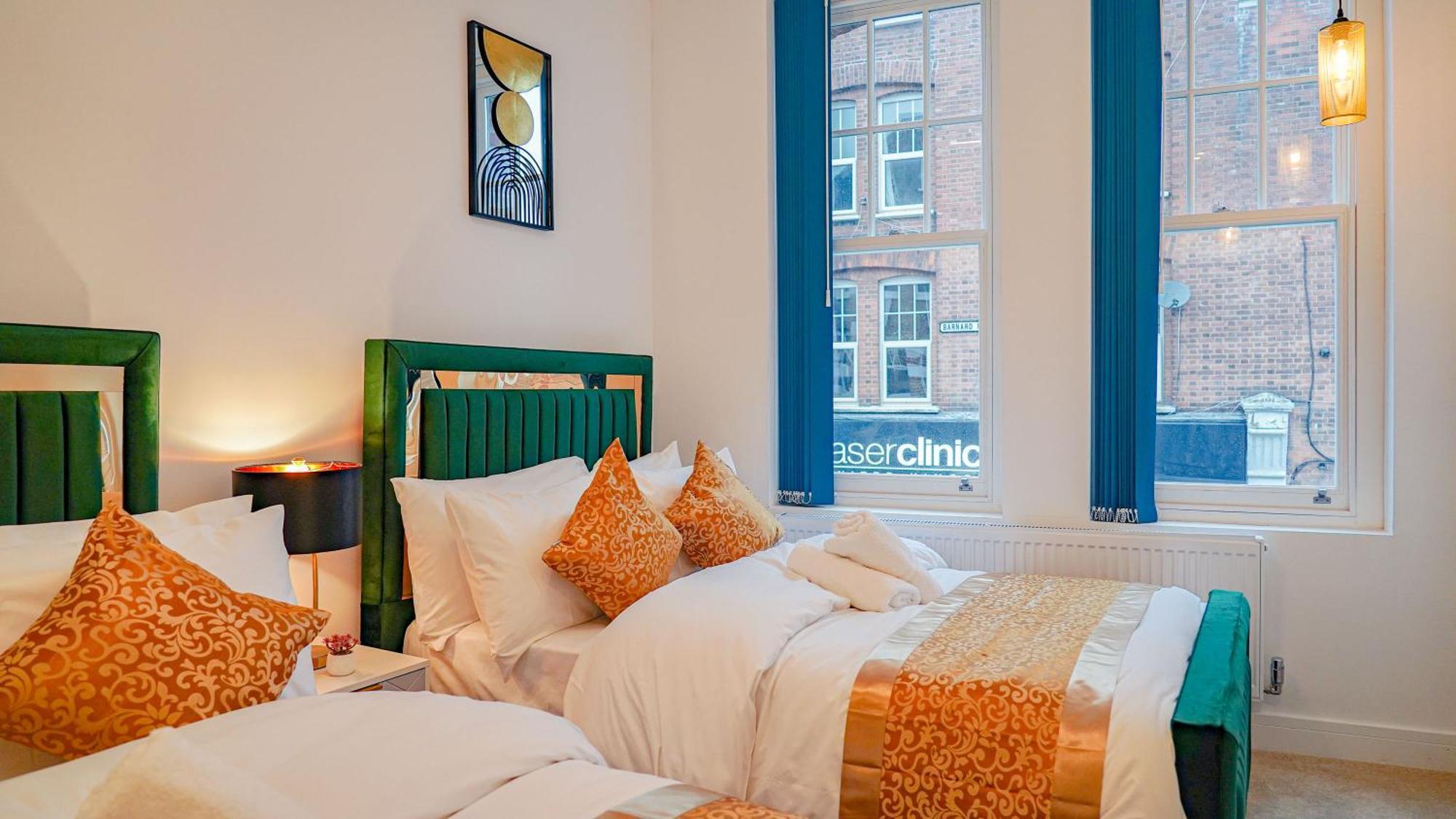 New Luxurious Stunning Block In Appartement Londen