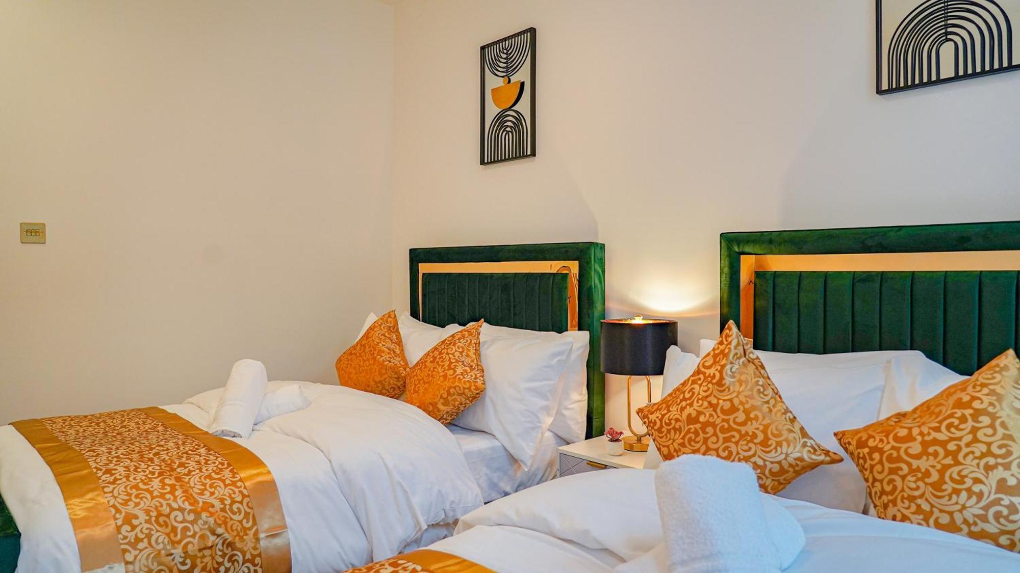 New Luxurious Stunning Block In Appartement Londen