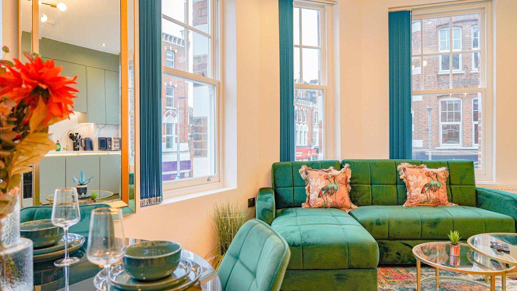 New Luxurious Stunning Block In Appartement Londen