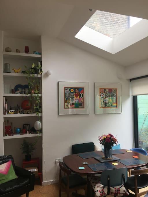 Clapham, 4 Bedroom Family House * Londres