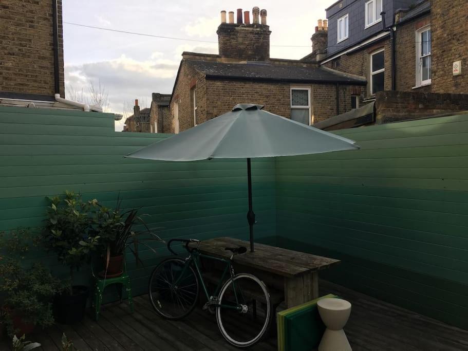 Clapham, 4 Bedroom Family House * Londres
