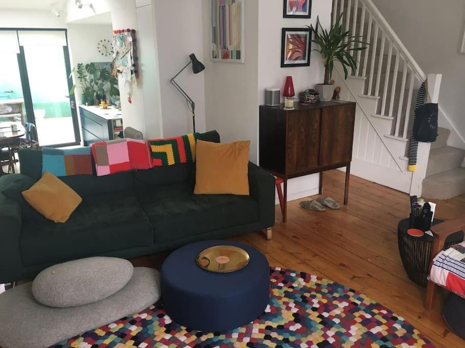 Clapham, 4 Bedroom Family House Hébergement de vacances