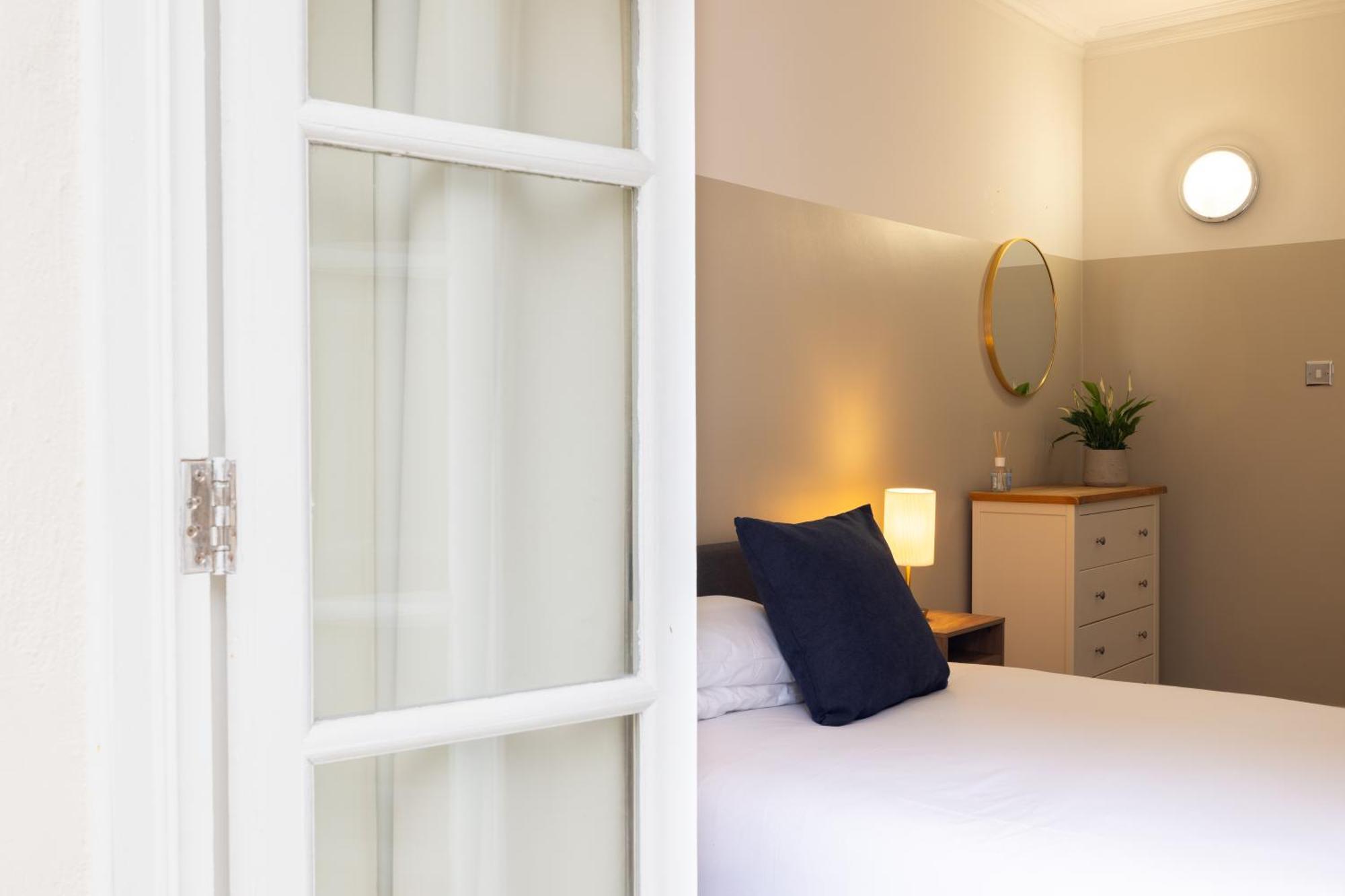 Kula - Victoria Apartment London