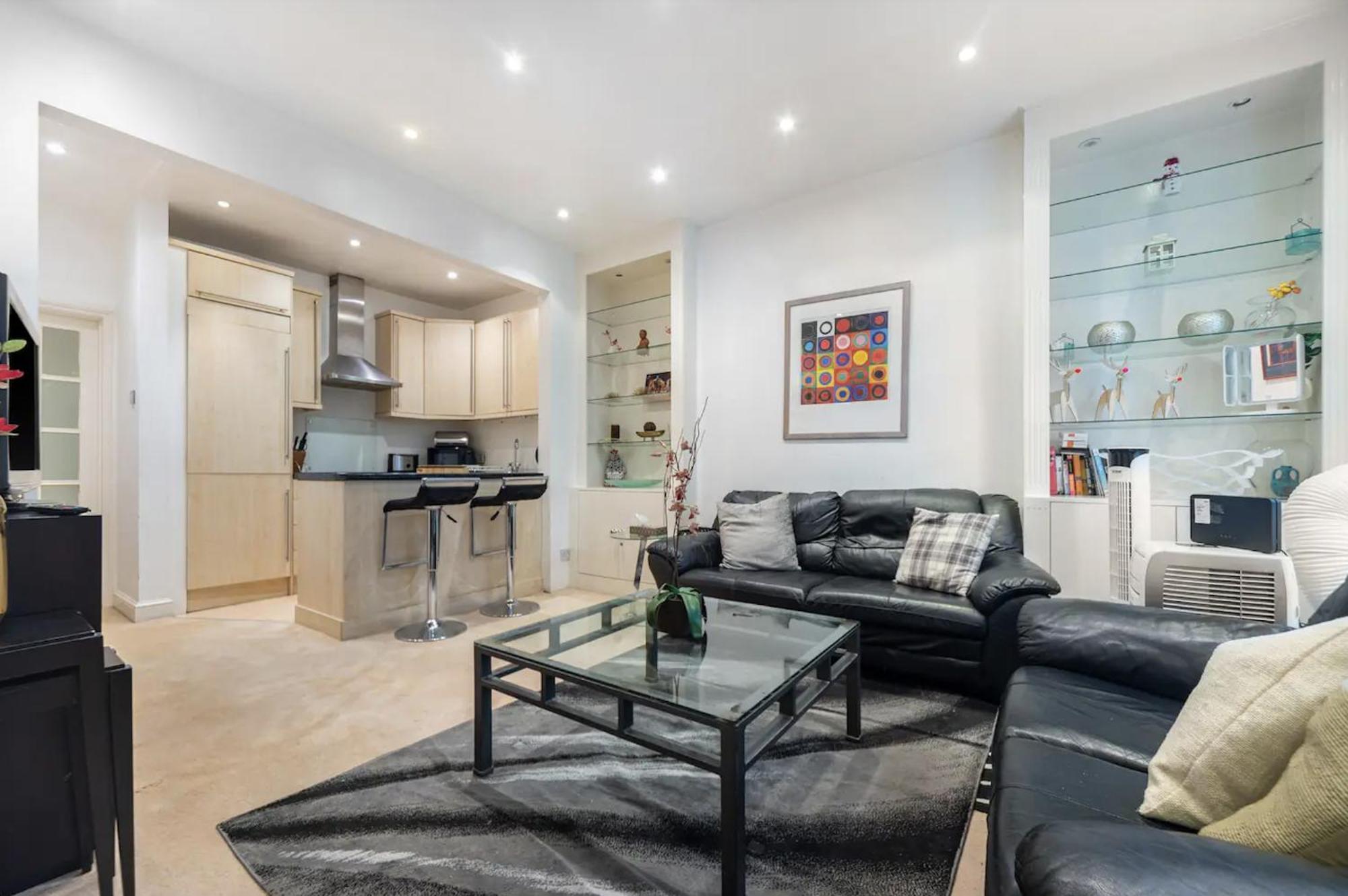 Spacious Knightsbridge Flat *