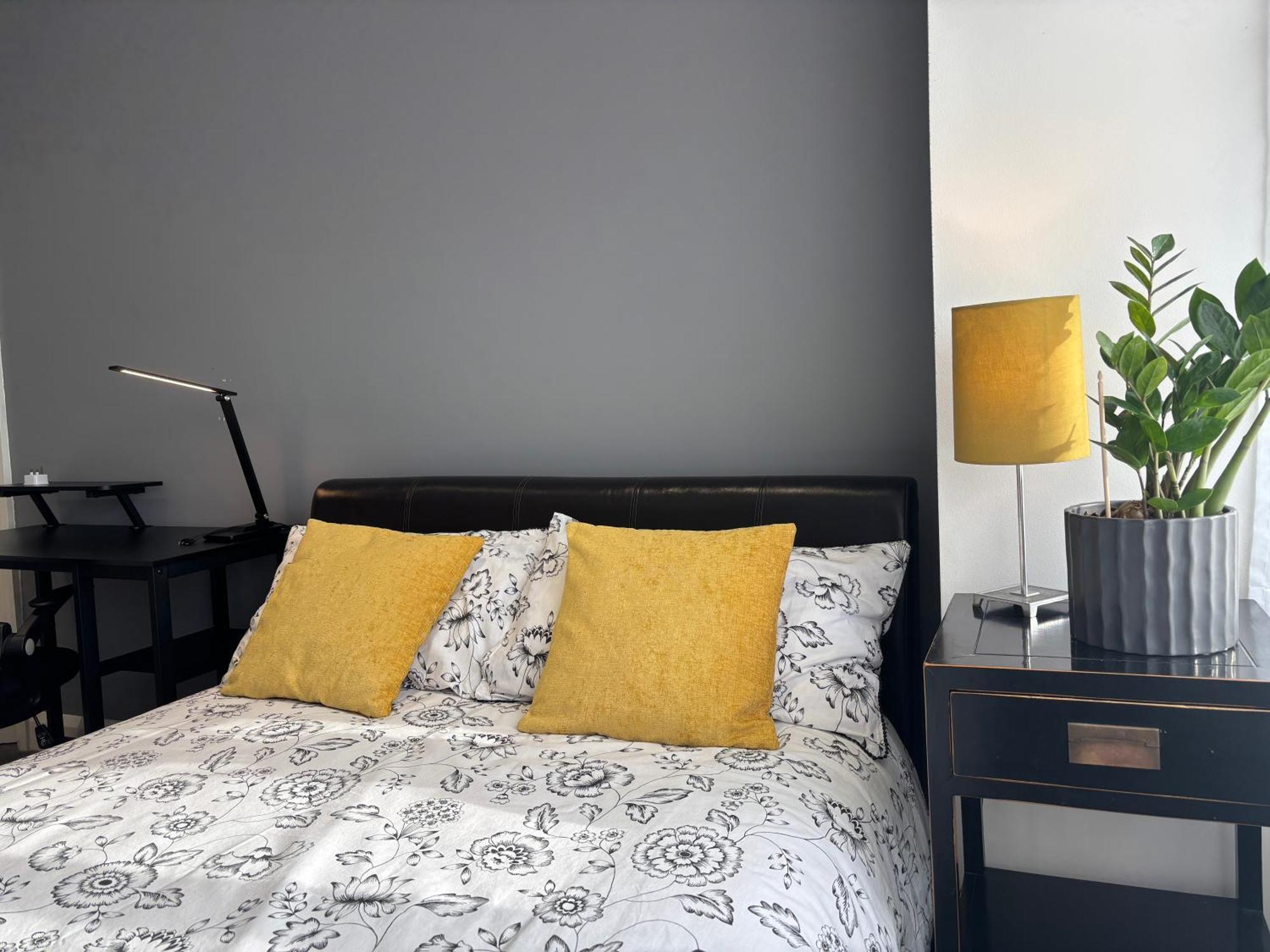 Entire House Floor Perfect For Couples & Freelancers - Available For Single Too Maison d'hôtes Londres
