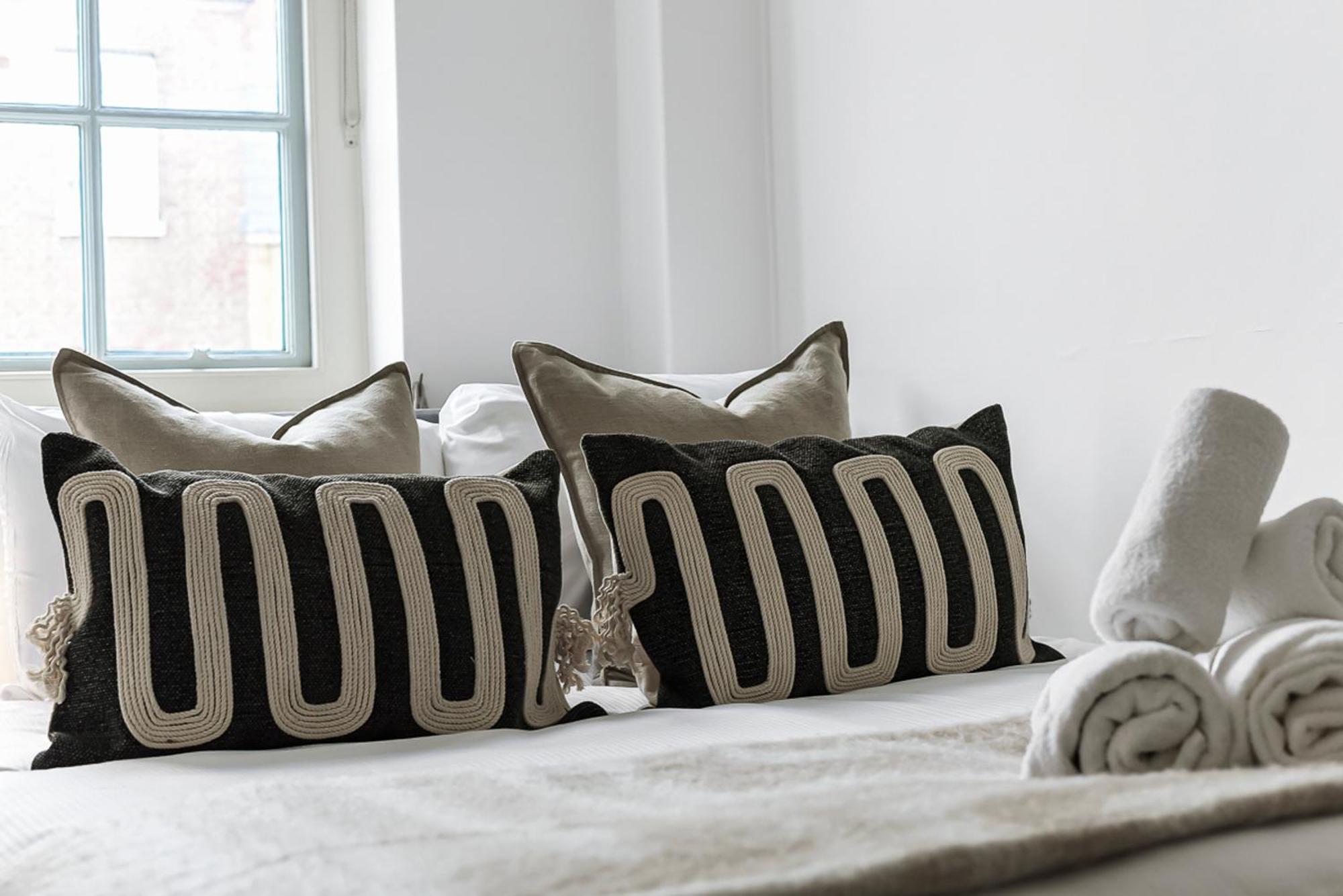 2 Bed Apartment- Mayfair 4 * London