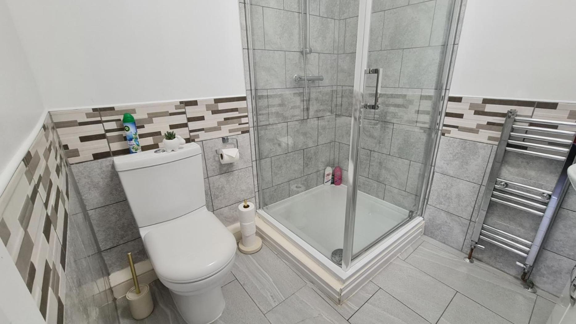 Apartamento Cosy With Kitchenette And Private Bathroom - 15mins To London! Londres