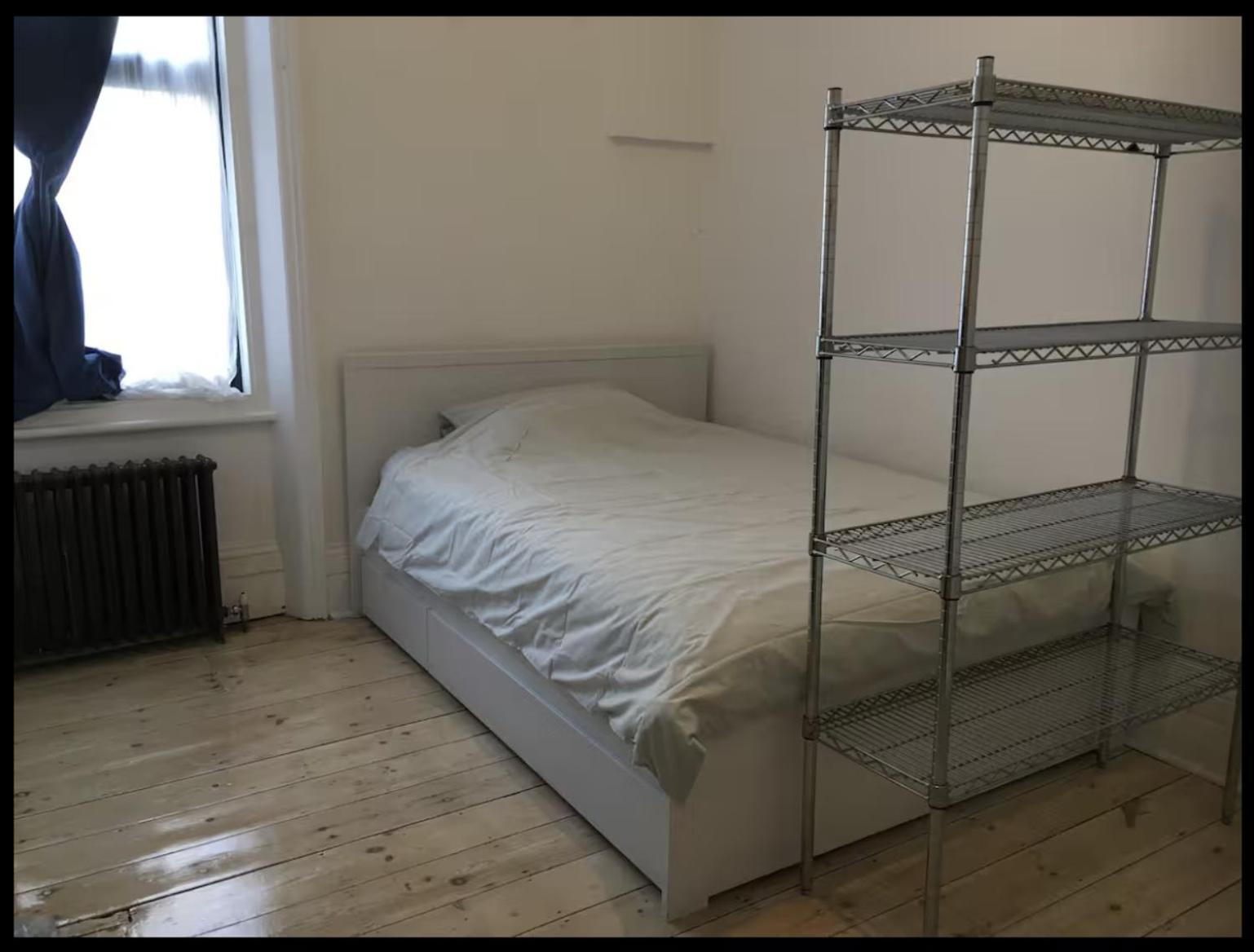 Séjour chez l'habitant Fabulous Spacious Stylish Private In Nw6 With Excellent Transport Links To Centre, Hosted By Female Currently Taking Bookings For Females & Couples Only, Suitable For Holidays, Study, Work, Courses Or Inbetween *