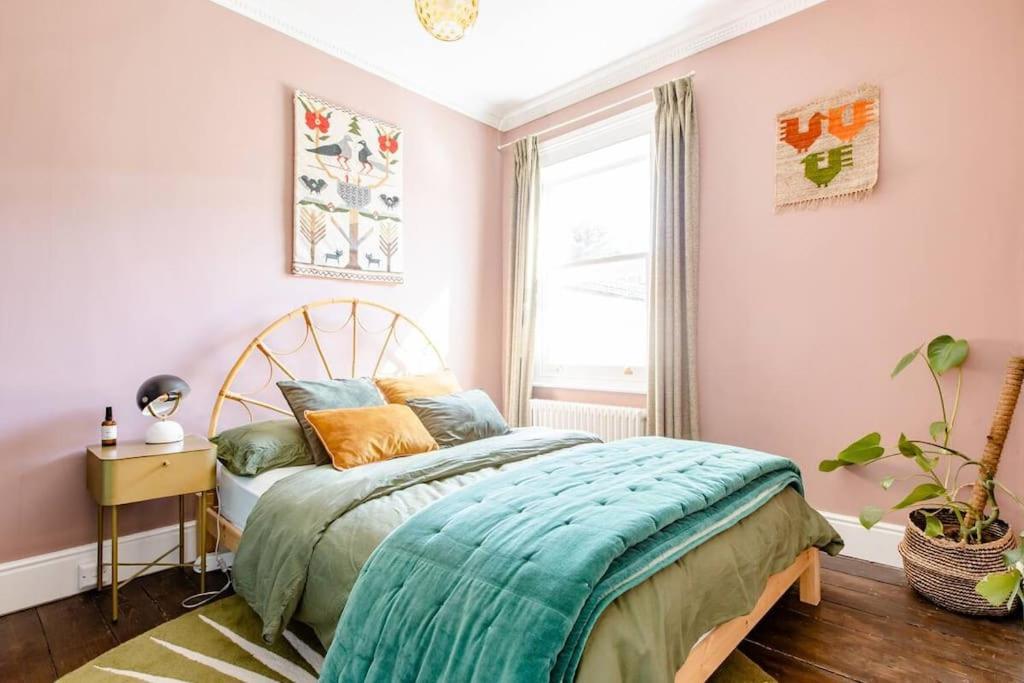 Сasa de vacaciones Eclectic Victorian Terrace House *