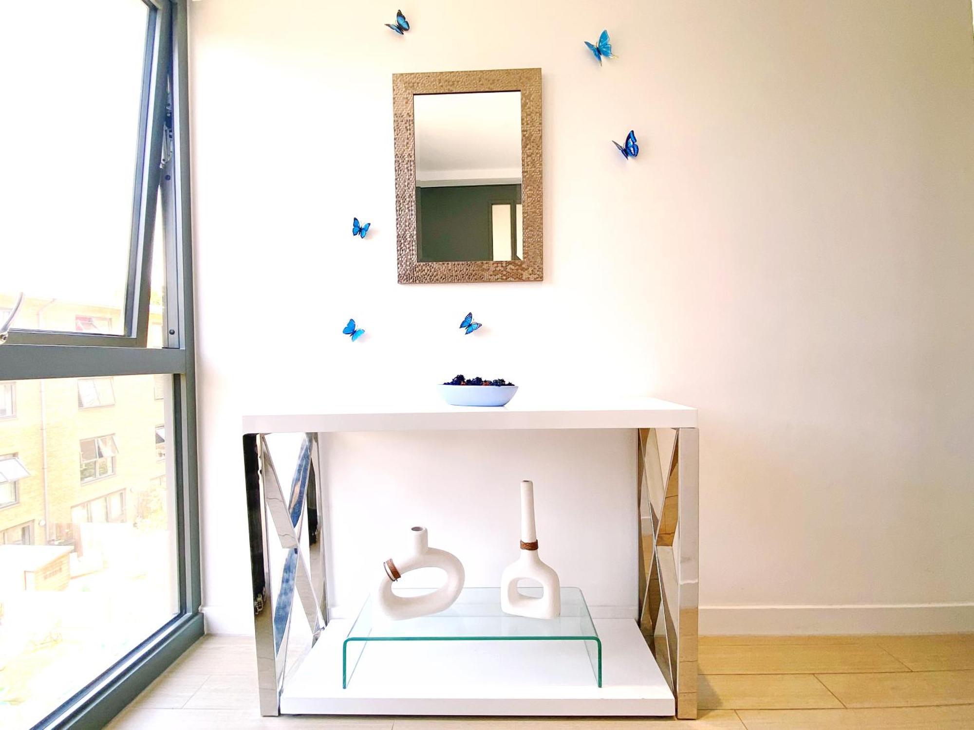 A Brand New Flat With 3 Bedrooms & 3 Baths In Zone 1 Angel For Max 9 Ppl *
