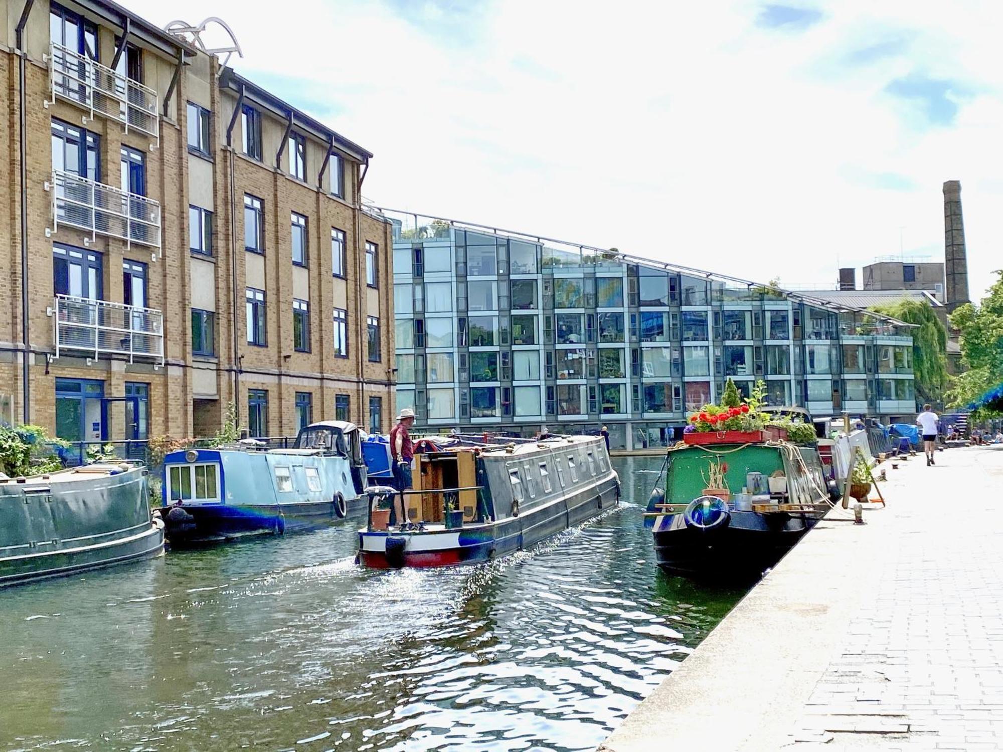 A Brand New Flat With 3 Bedrooms & 3 Baths In Zone 1 Angel For Max 9 Ppl Londres