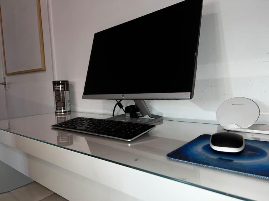 Apartamento 1-bed Flat With Fast Wi-fi In Prime Location 15mins From *