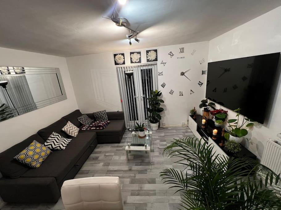 1-bed Flat With Fast Wi-fi In Prime Location 15mins From Apartamento Londres