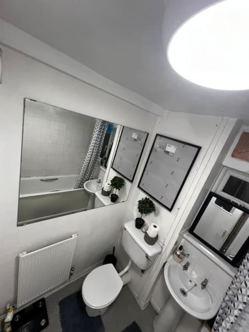 1-bed Flat With Fast Wi-fi In Prime Location 15mins From Apartamento *