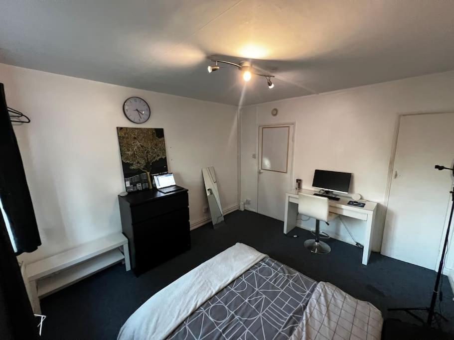 Apartamento 1-bed Flat With Fast Wi-fi In Prime Location 15mins From