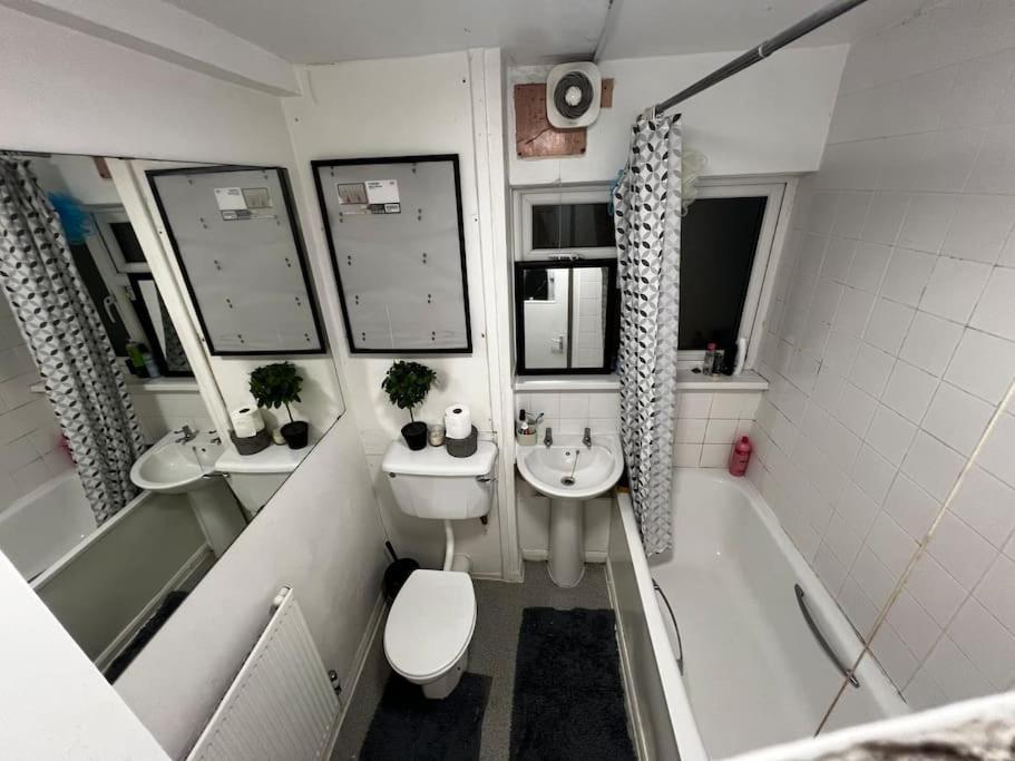 1-bed Flat With Fast Wi-fi In Prime Location 15mins From Apartamento