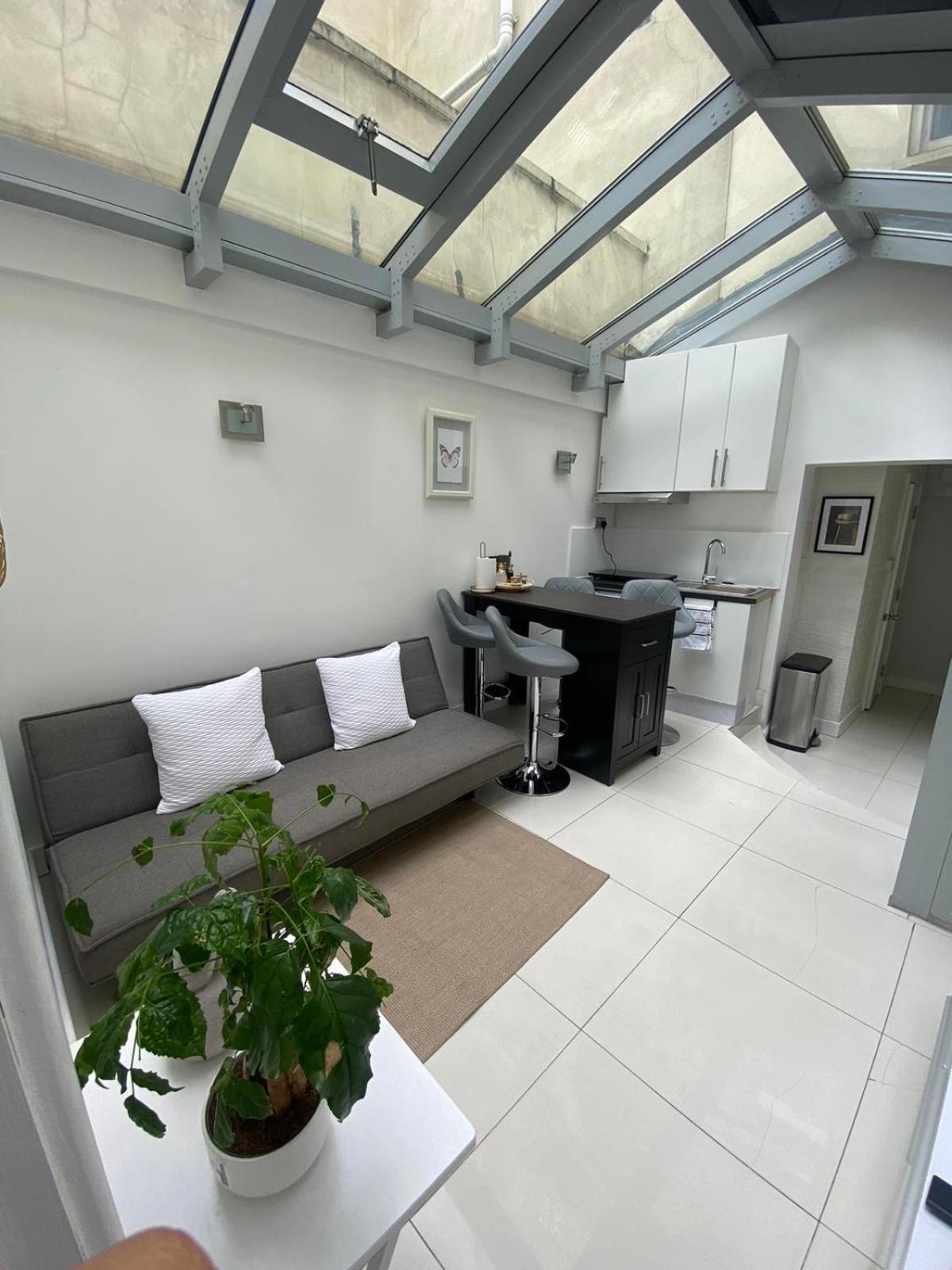 Modern Central Flat In Angel