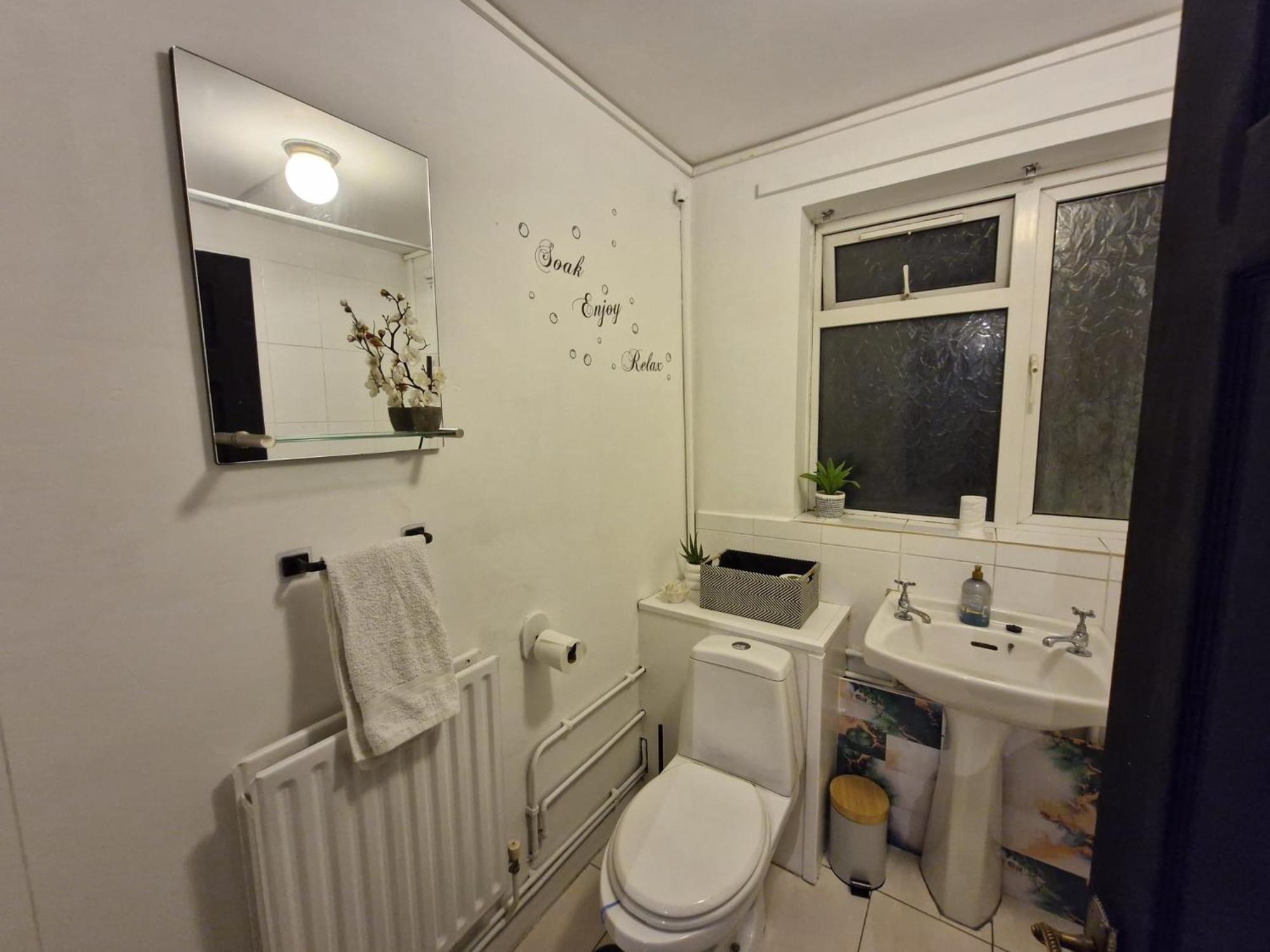 Elegant & Spacious 2-bedroom In Wimbledon Apartamento *
