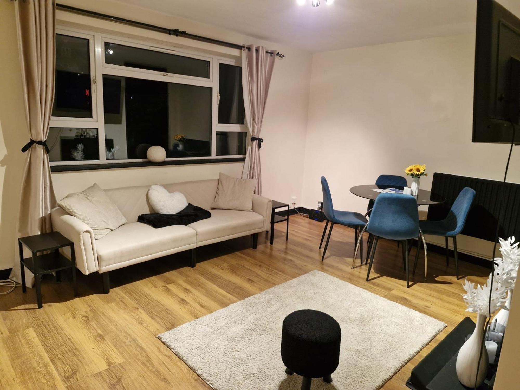 Elegant & Spacious 2-bedroom In Wimbledon