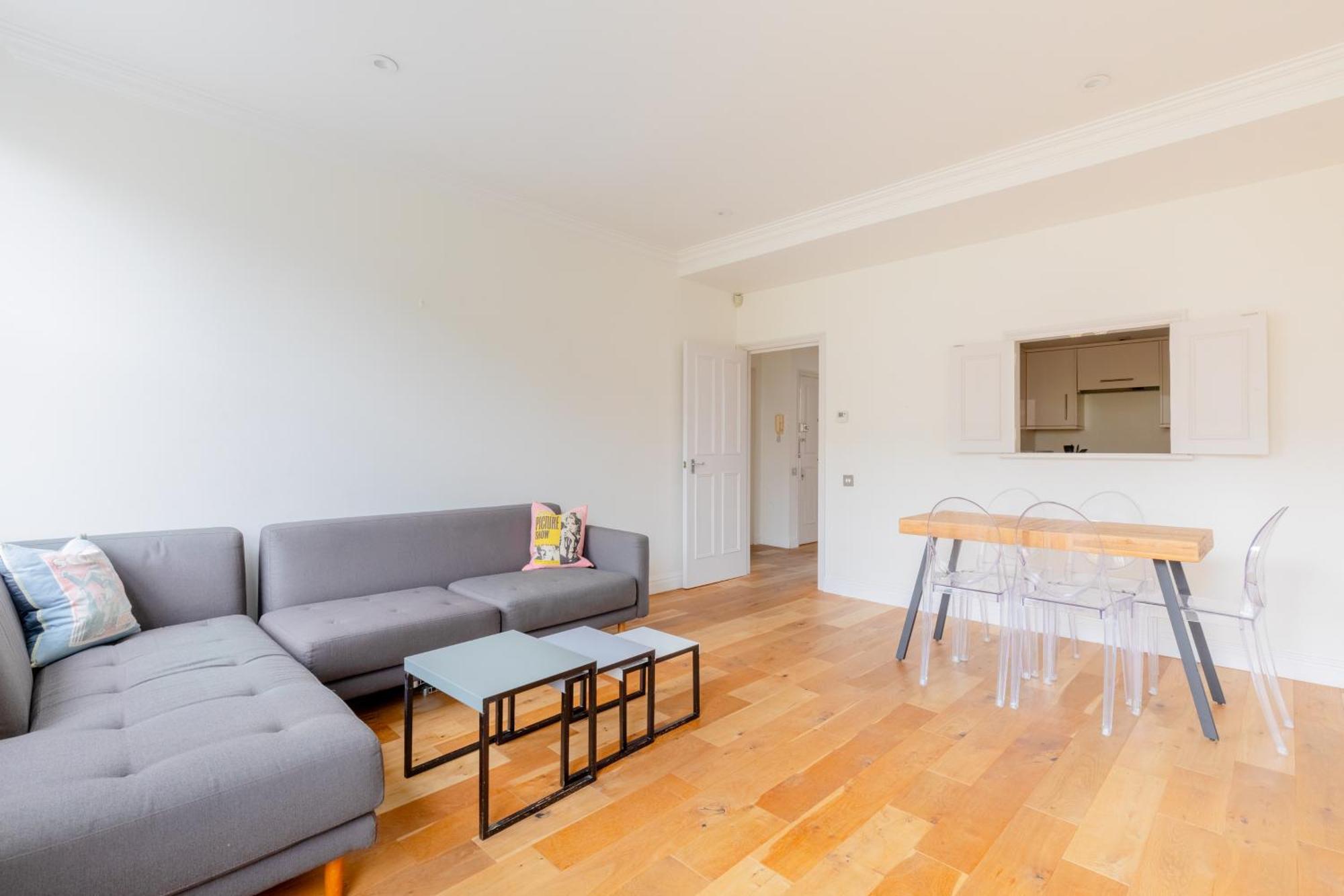 Fantastically Located 2bd Flat Kensington Londres