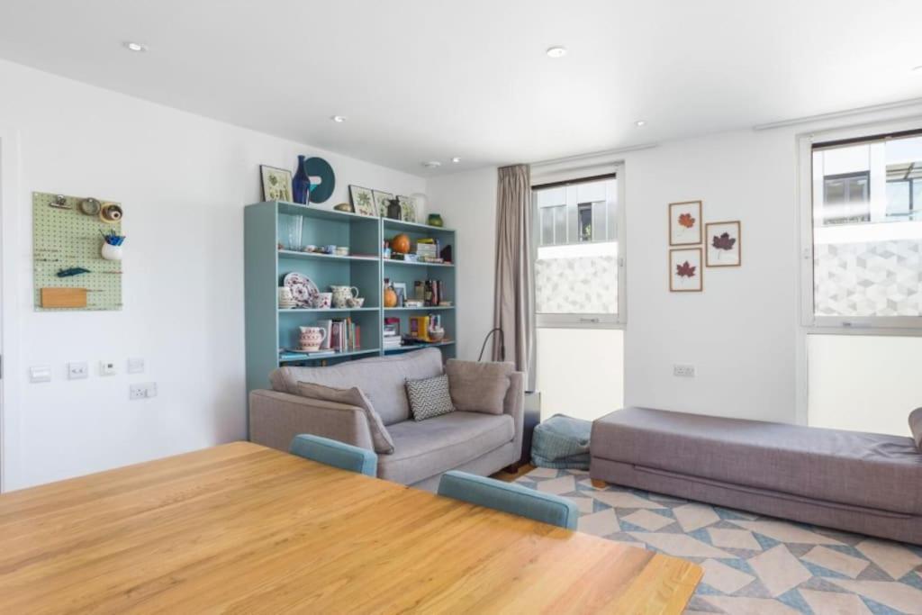 Appartement Amazing 2 Bedroom Flat In E20 *