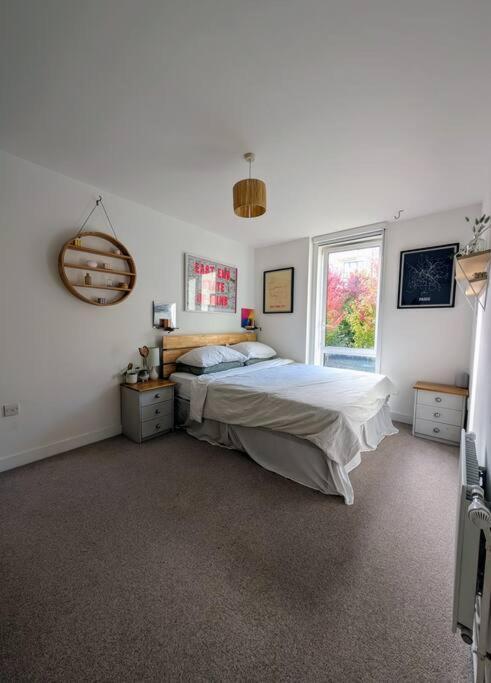 Modern East Apt, 3 Bedrooms, 2 Bathrooms Appartement *