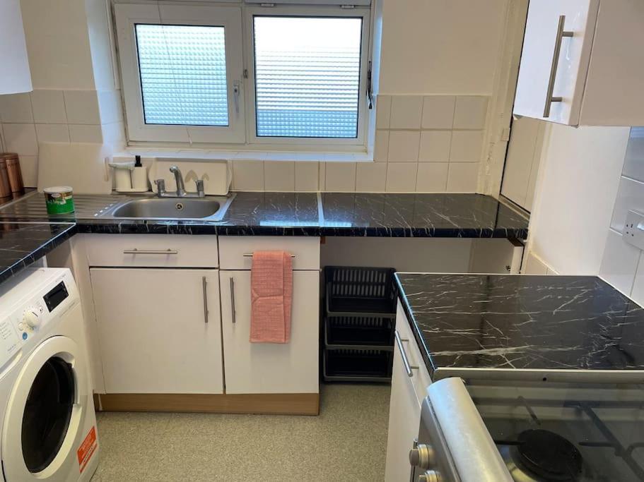 Lovely Comfortable Near Canarywhaflondoncity Londres