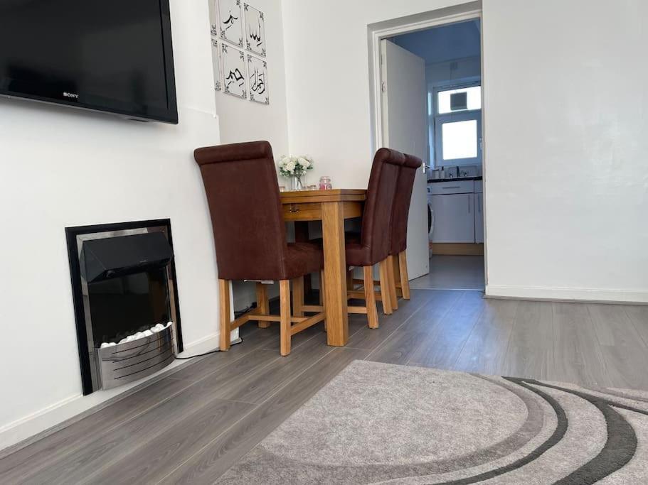 Appartement Lovely Comfortable Near Canarywhaflondoncity *