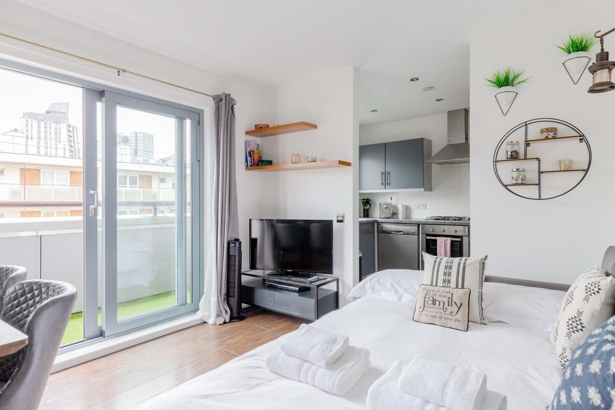 Bright 2 Bedroom Flat In Lambeth With Balcony Londres