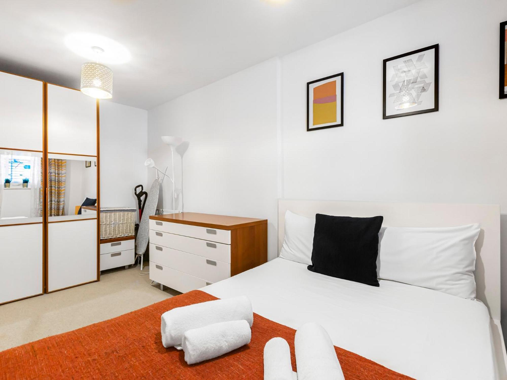 Pass The Keys Modern Tottenham Hale Perfect For Leisure